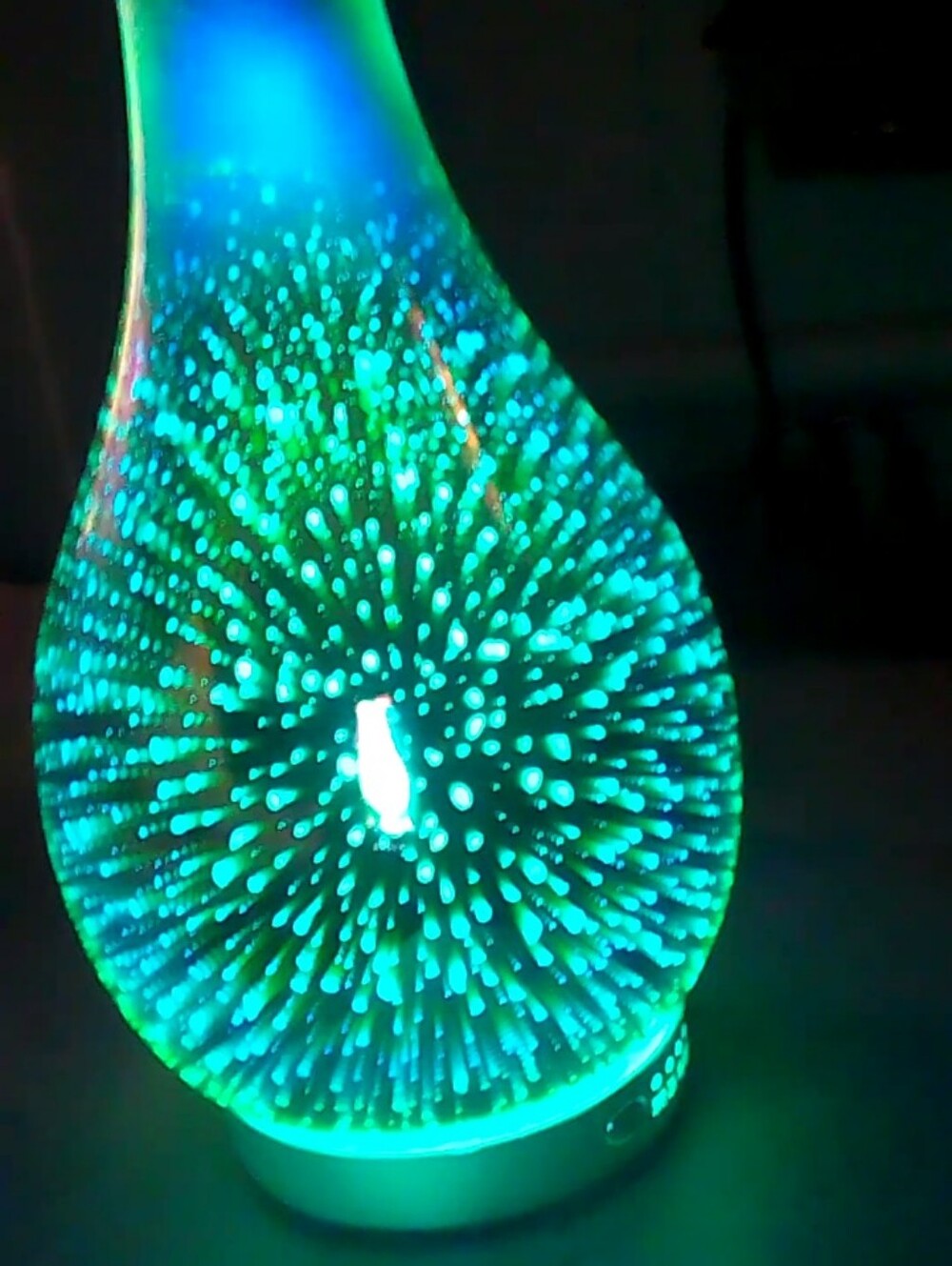 Glass 3D Burst LED Diffuser - Green